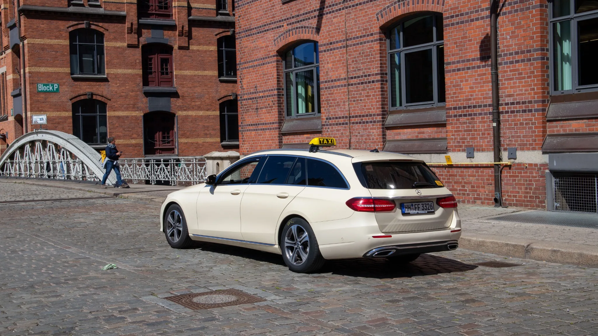 Das Mercedes Taxi in Hamburg